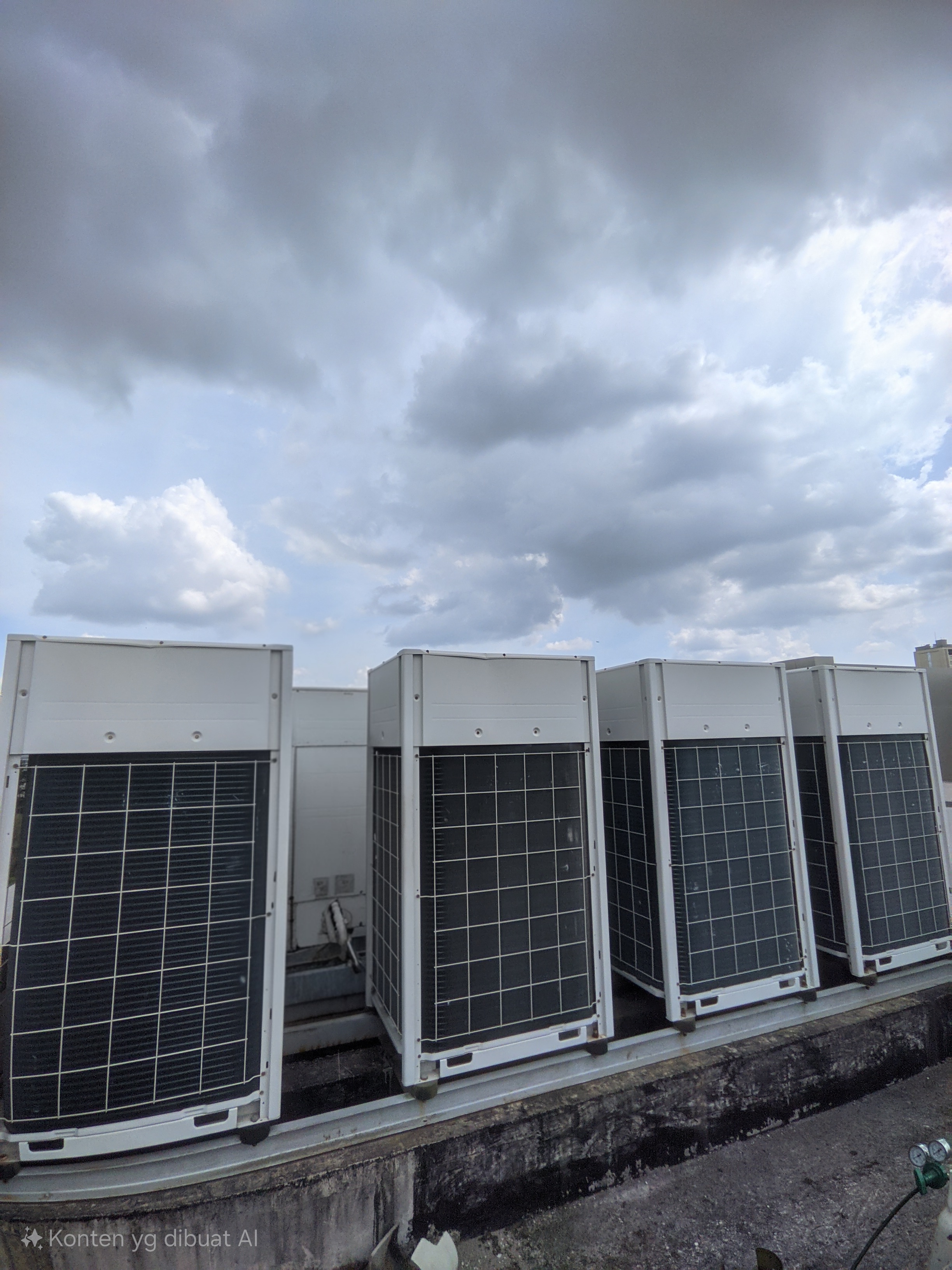 Maintenance Outdoor AC